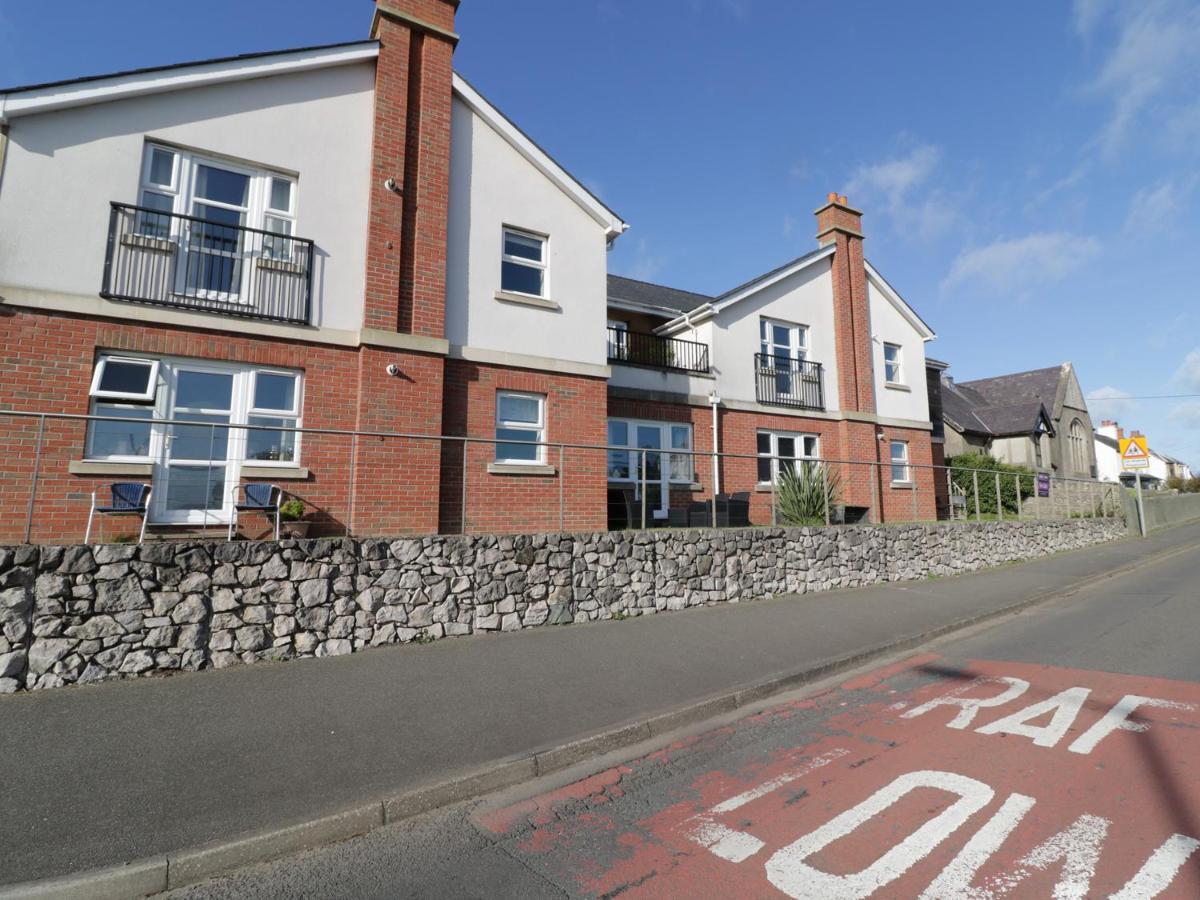 Bay View Villa Benllech Luaran gambar