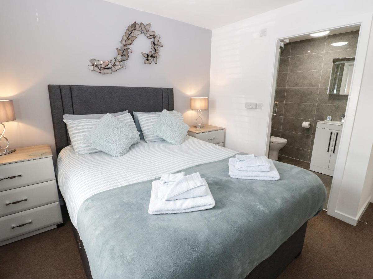 Bay View Villa Benllech Luaran gambar