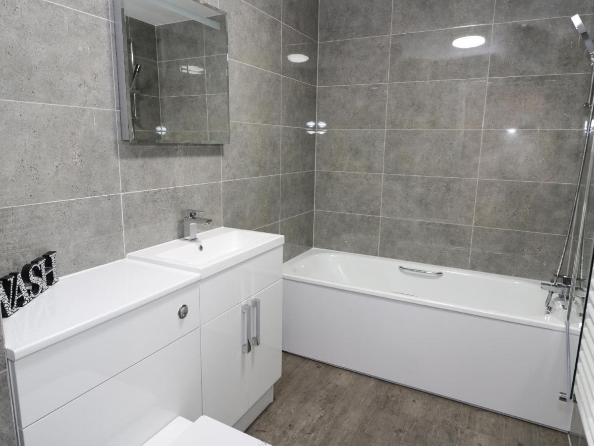 Bay View Villa Benllech Luaran gambar